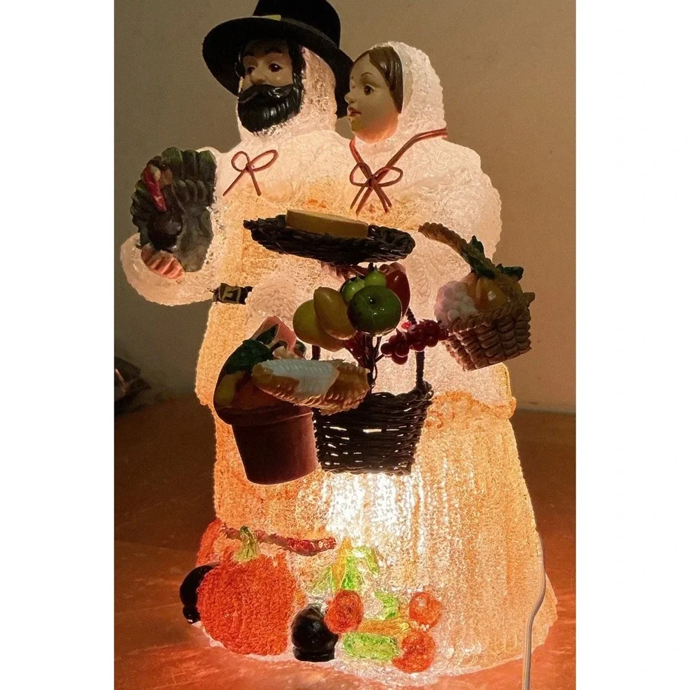 Retired Cracker Barrell Fall Harvest Thanksgiving Pilgrim Light Up, With Box‎